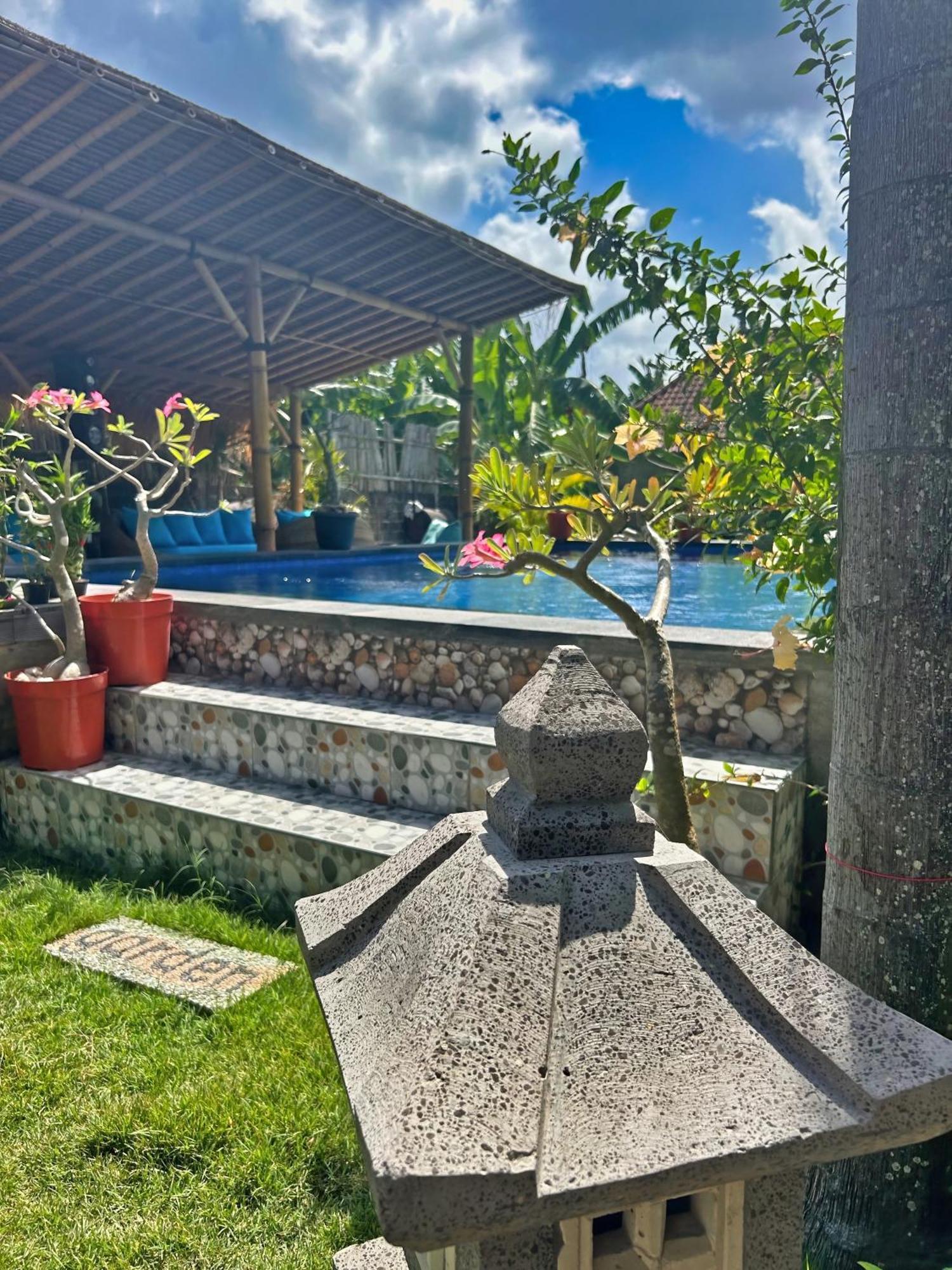 Island Garden Huts Lembongan Bed & Breakfast Exterior photo